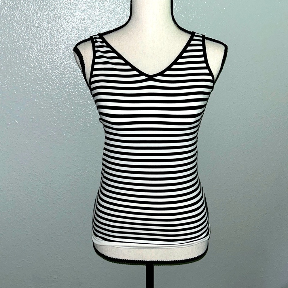 Anthropology tank top Size M